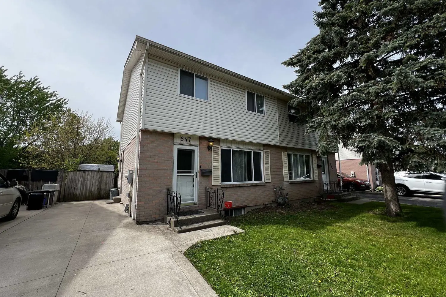 847 Jalna Boulevard photo 3