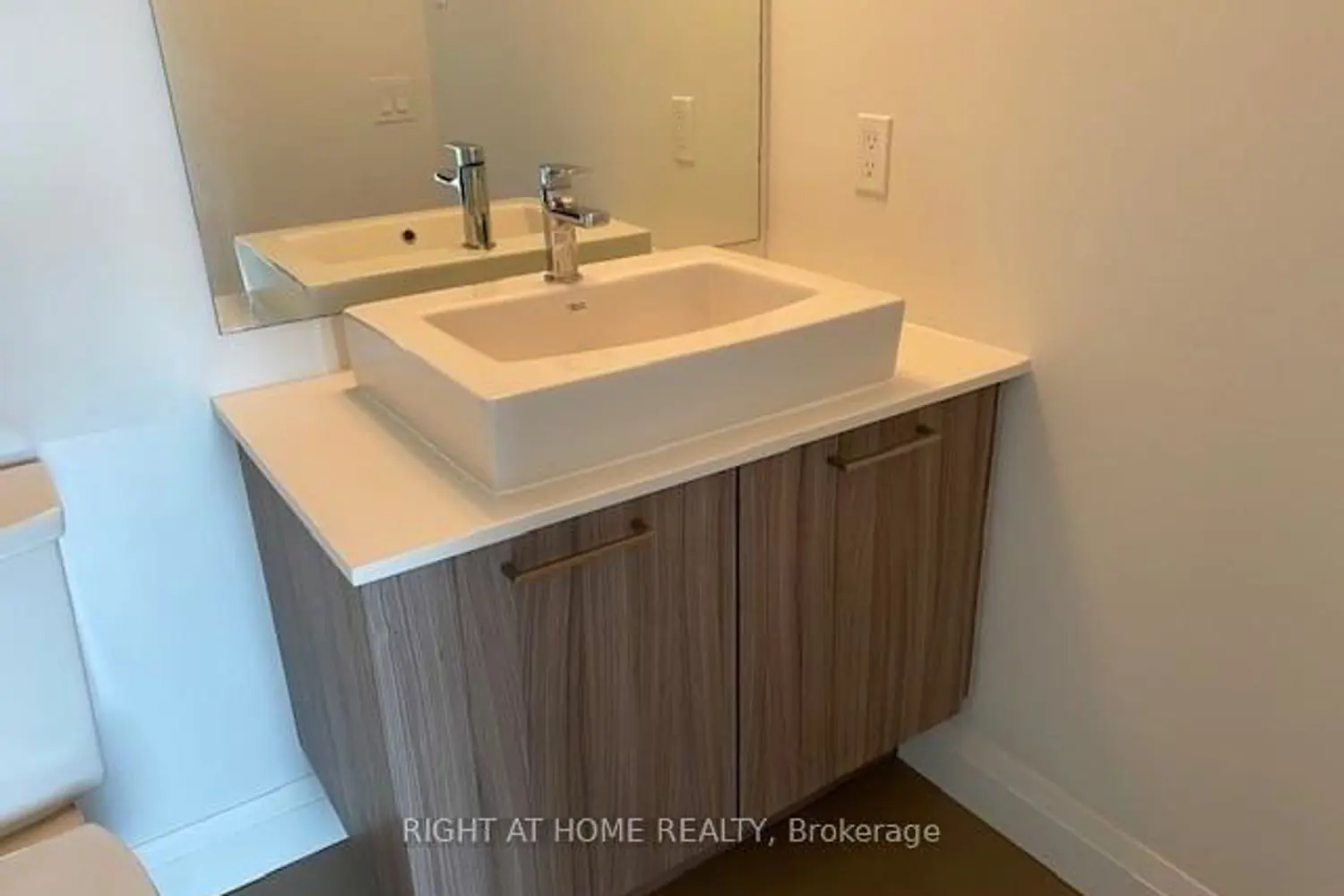 4800 Highway 7 103 photo 2