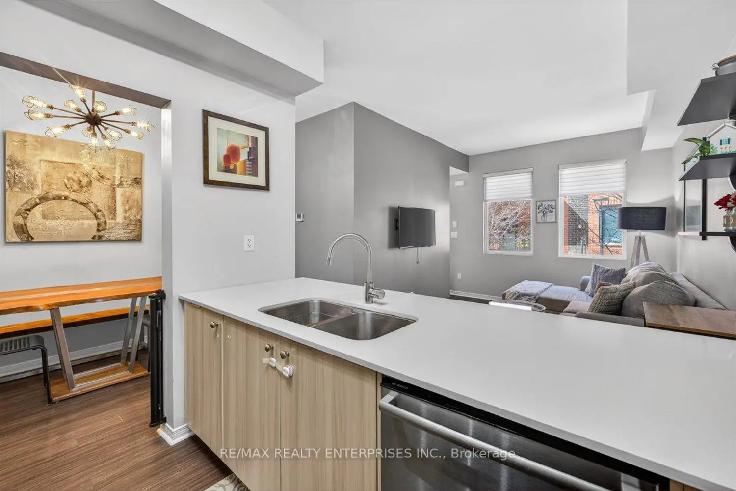 Additional image 10 of 871 Wilson Avenue 21