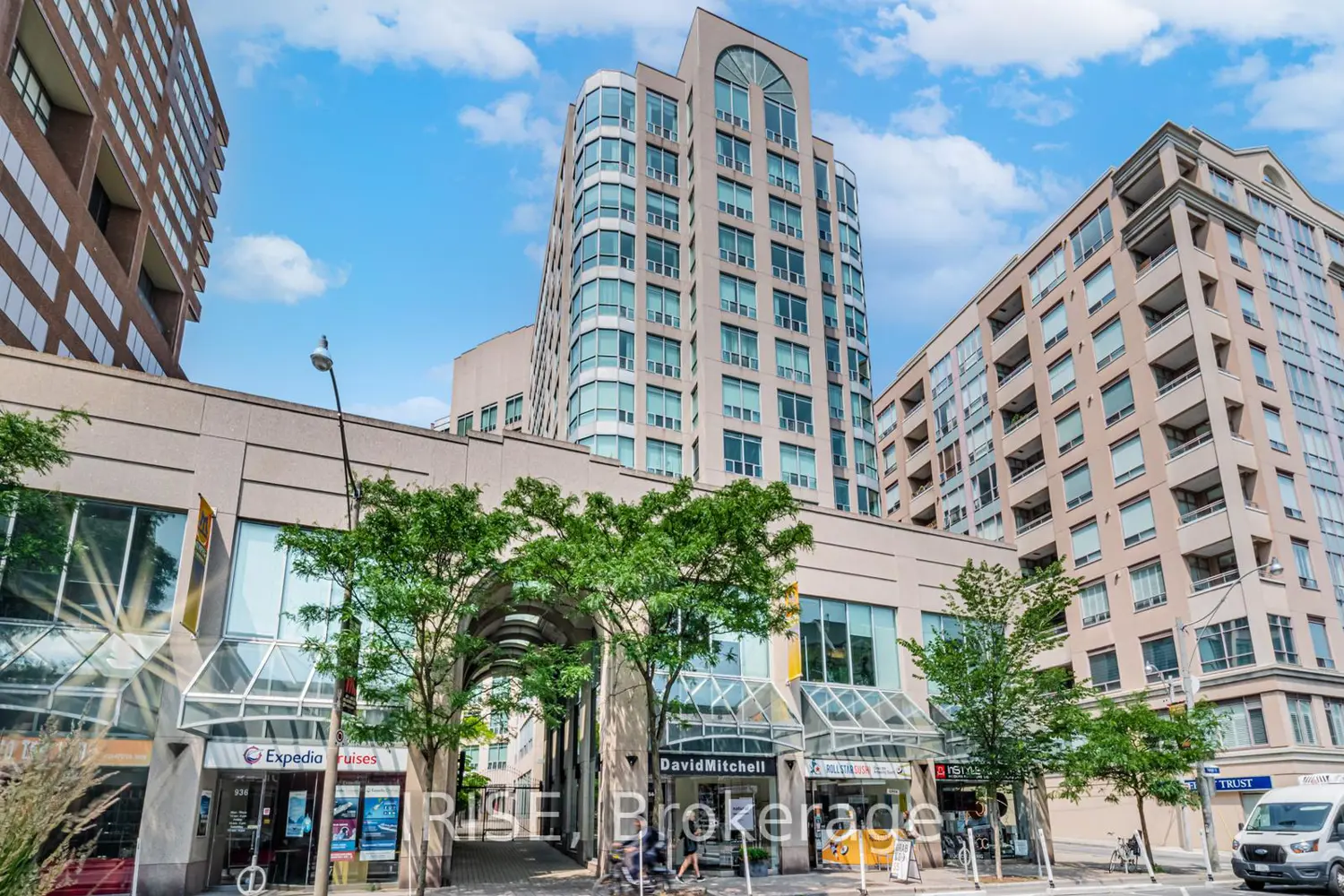 Additional image 10 of 942 Yonge Street 224