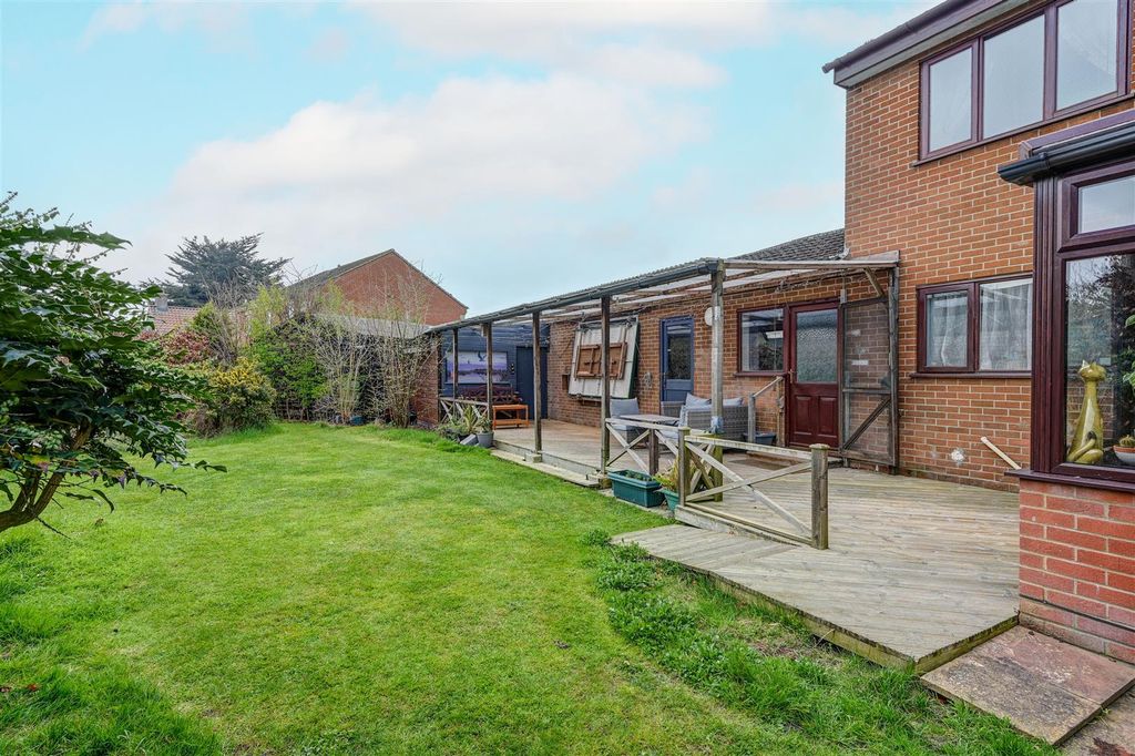 Additional image 24 of 5 bed detached house for saleFell Way, Bradwell, Great Yarmouth NR31
