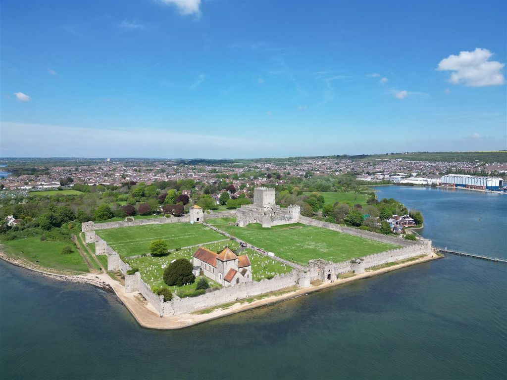Additional image 48 of 5 bed property for saleCastle Street, Portchester PO16