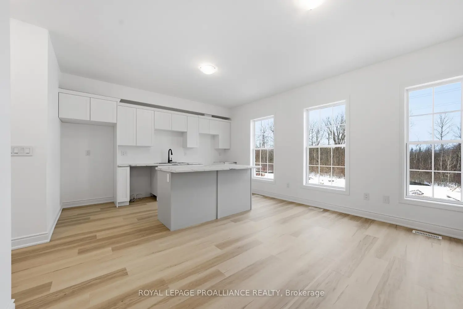 Additional image 8 of 922 Kerr Street