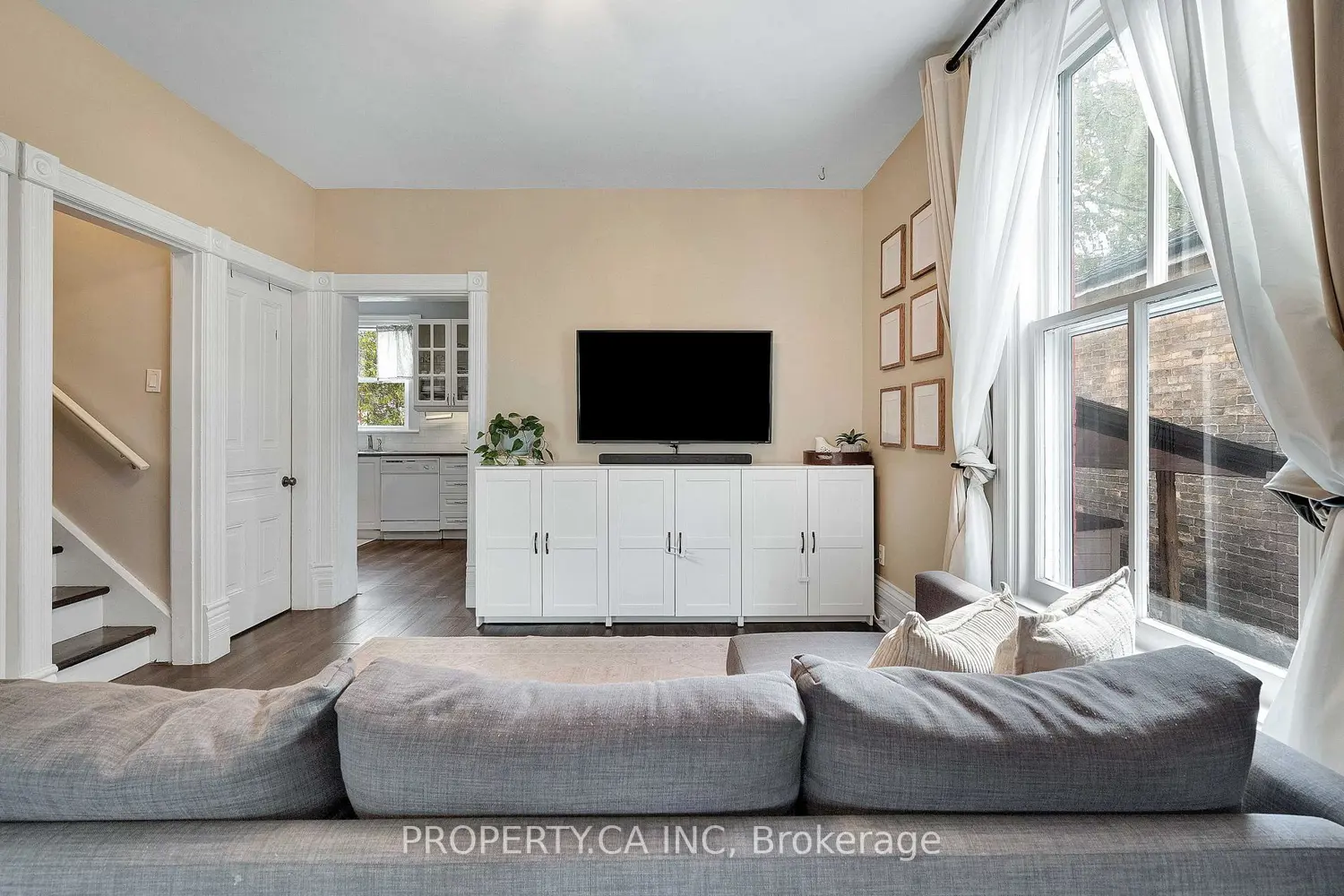 438 Ontario Street photo 2