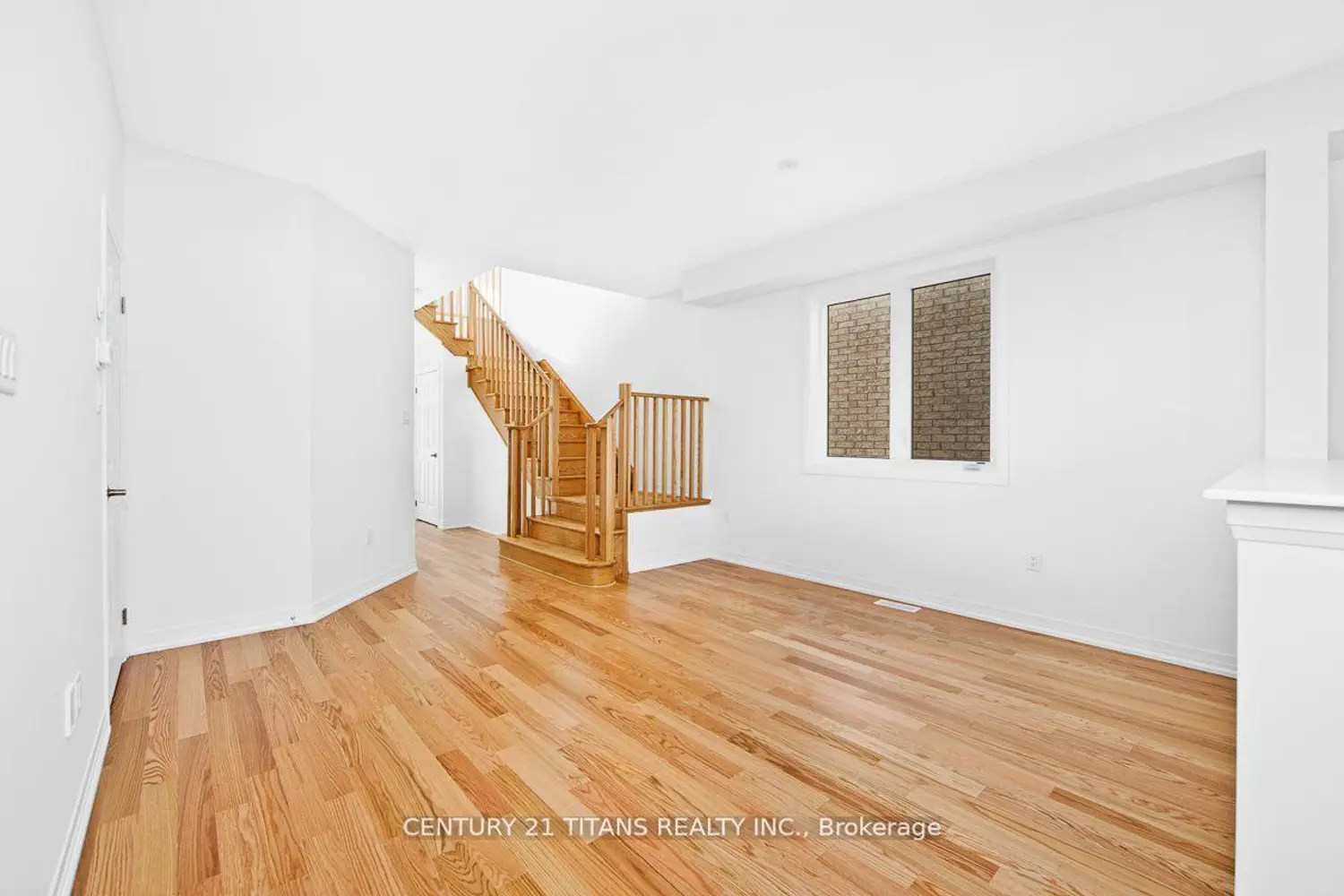159 Velvet Way photo 2