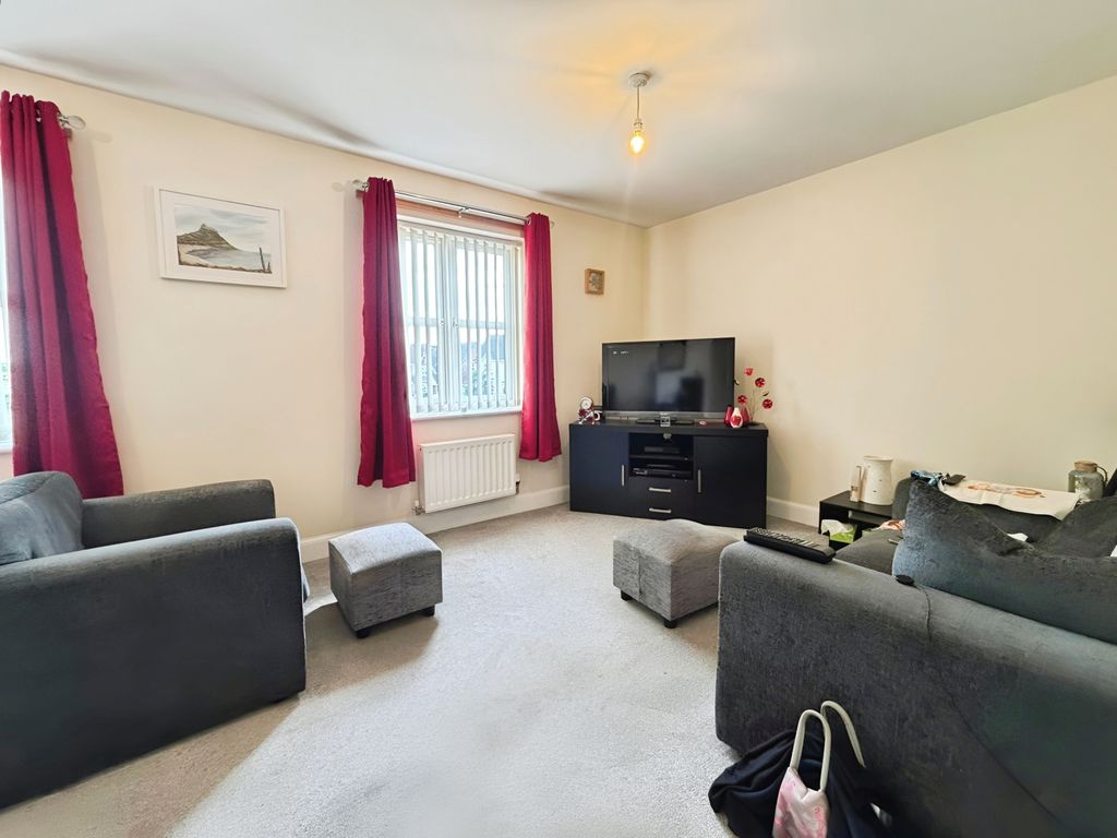 2 bed flat for salePinter Lane, Gainsborough, Lincolnshire DN21 photo 2