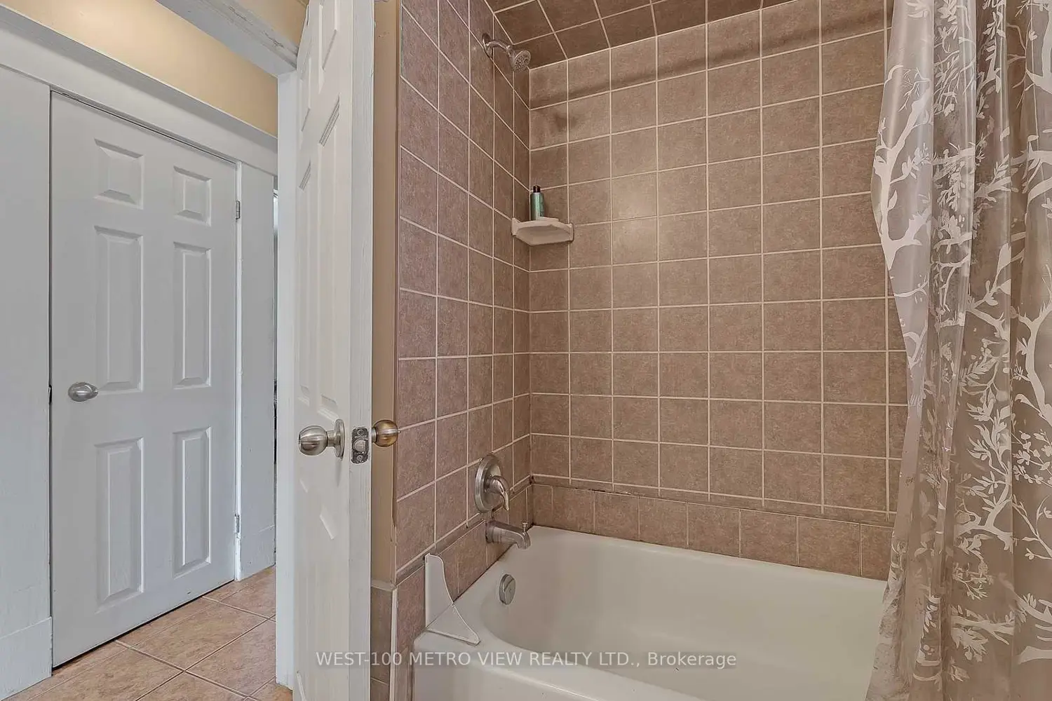Additional image 6 of 1733 Dufferin Street