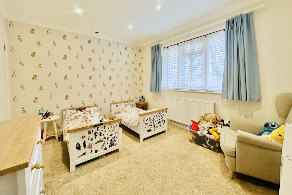 Additional image 9 of 4 bed detached house for saleBelvedere Close, Fleet, Hampshire GU51