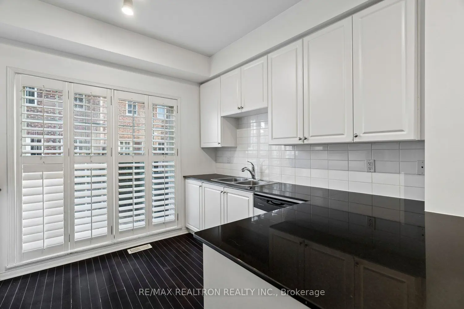 Additional image 6 of 97 The Queensway 35