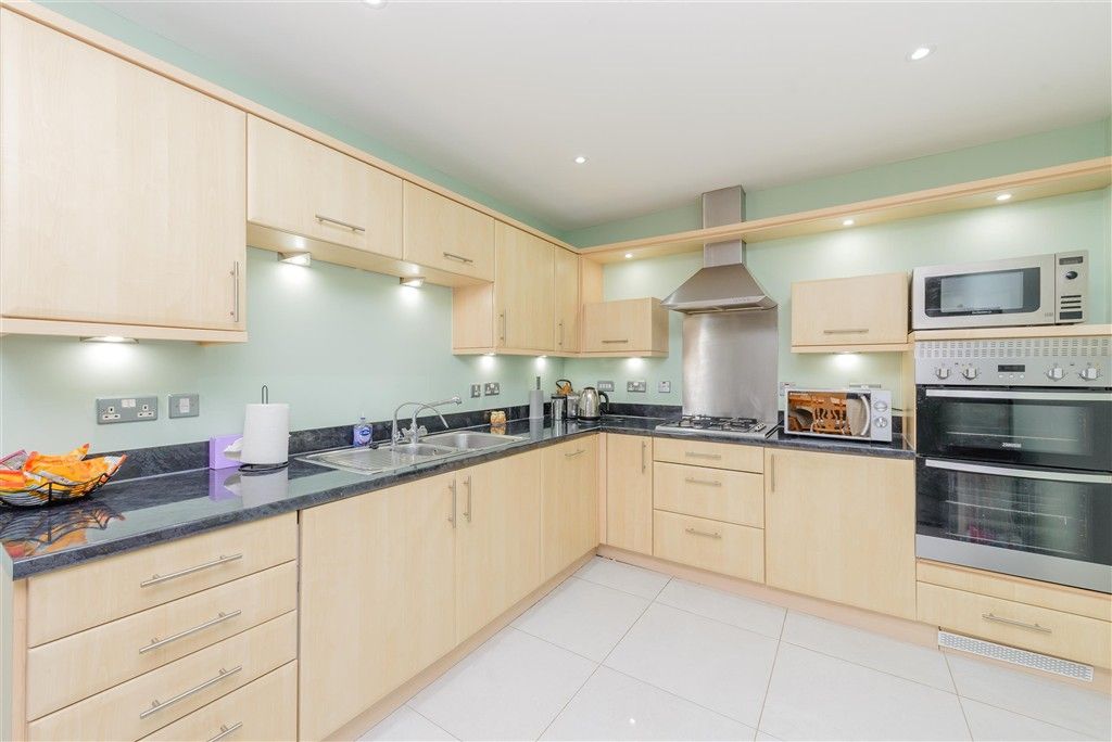 1 bed flat for saleThe Boulevard, Greenhithe, Kent DA9