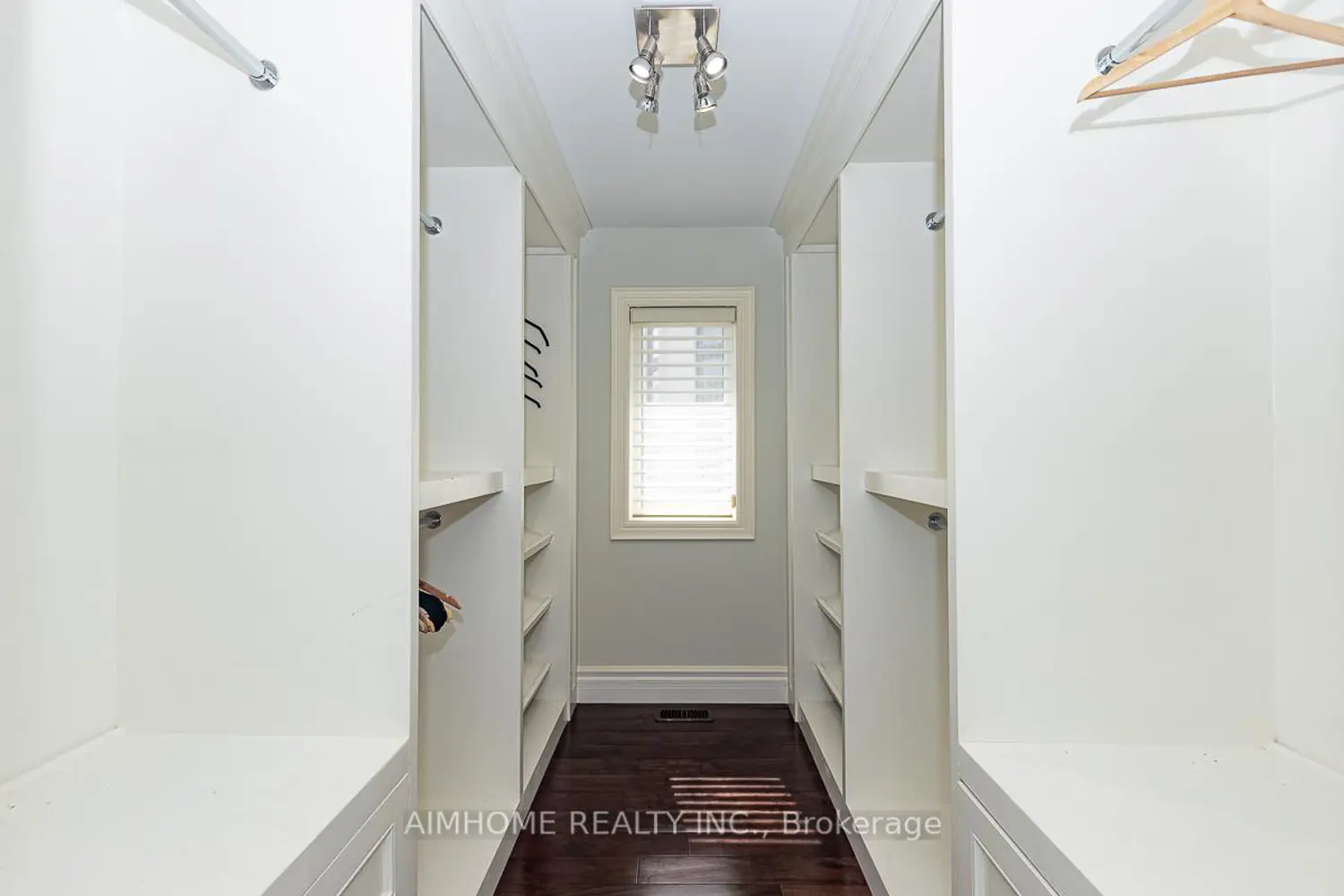 220 Weldrick Road photo 3