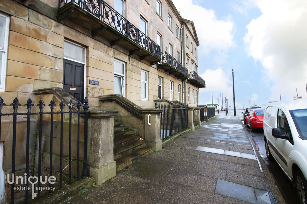 2 bed flat for sale27 -28 Queens Terrace, Fleetwood FY7