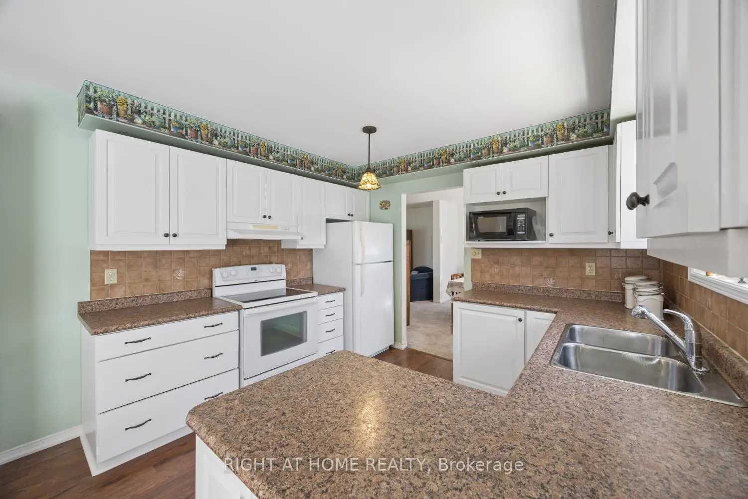 Additional image 7 of 121 Robmar Crescent