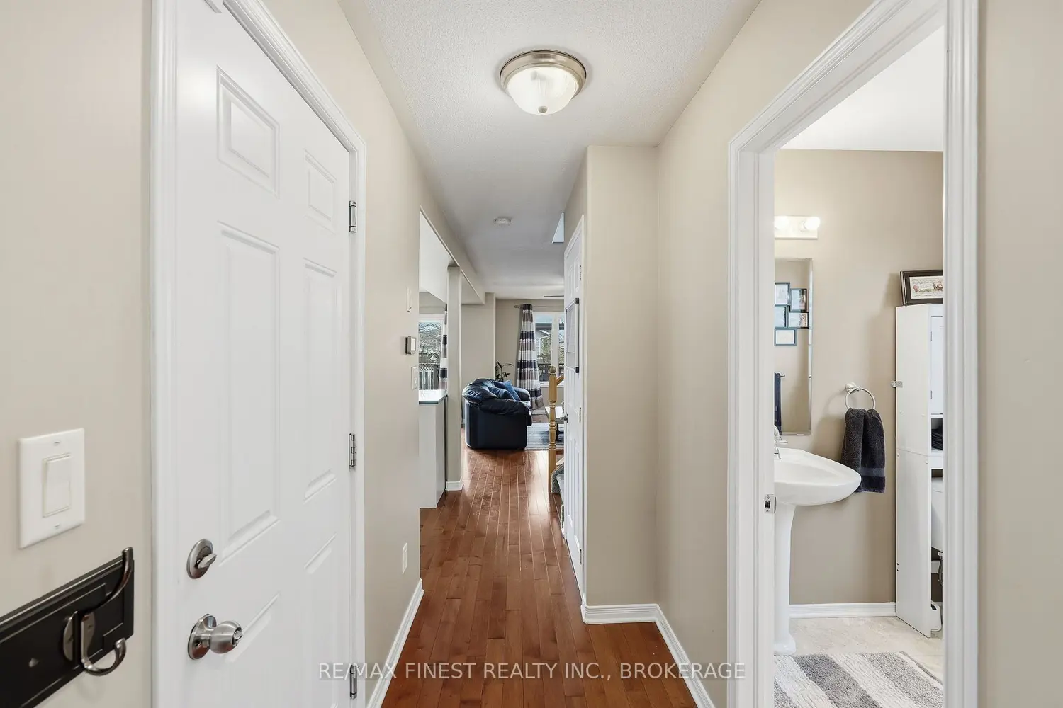 1466 Adams Avenue photo 3