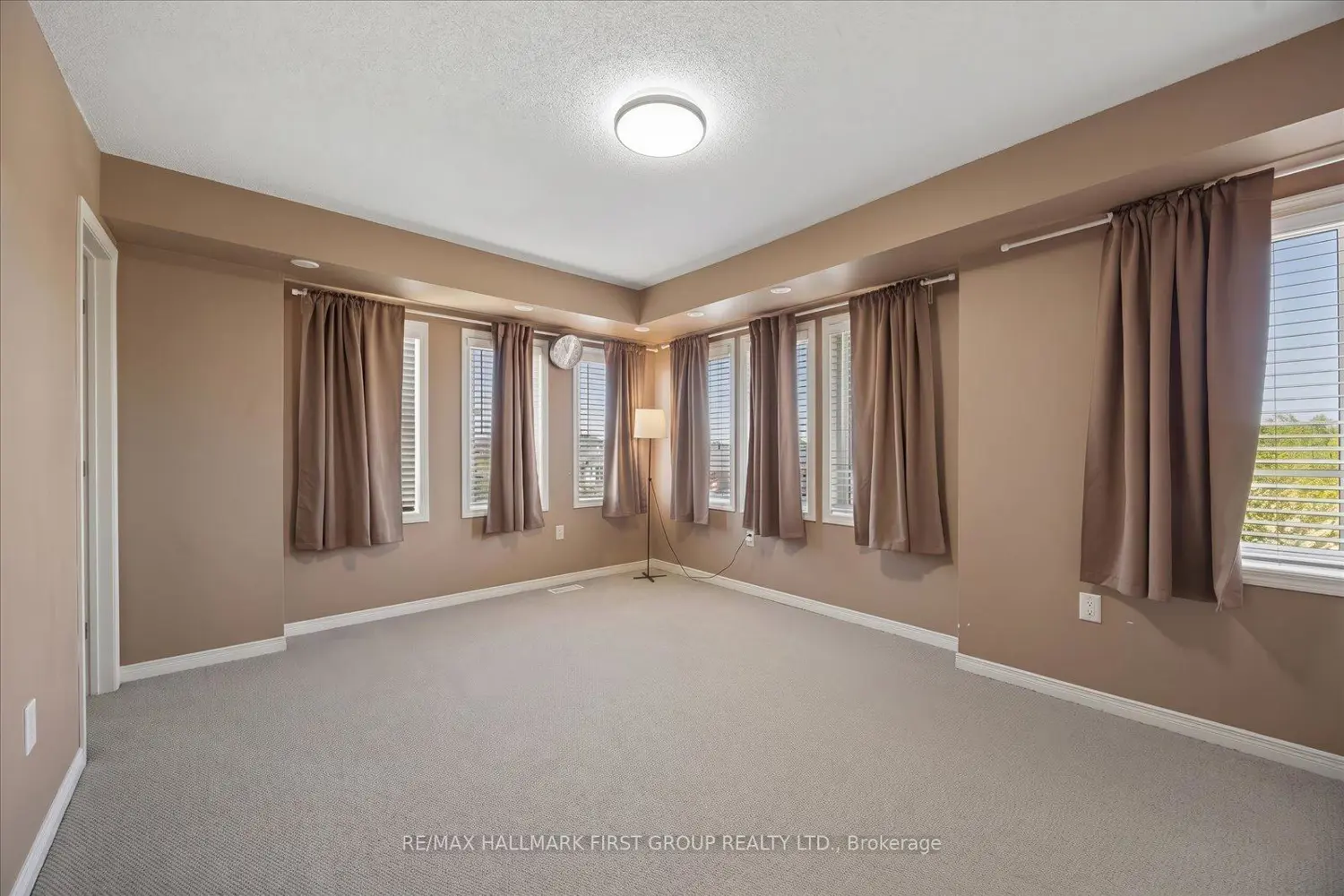 Additional image 12 of 2067 Bur Oak Avenue 3