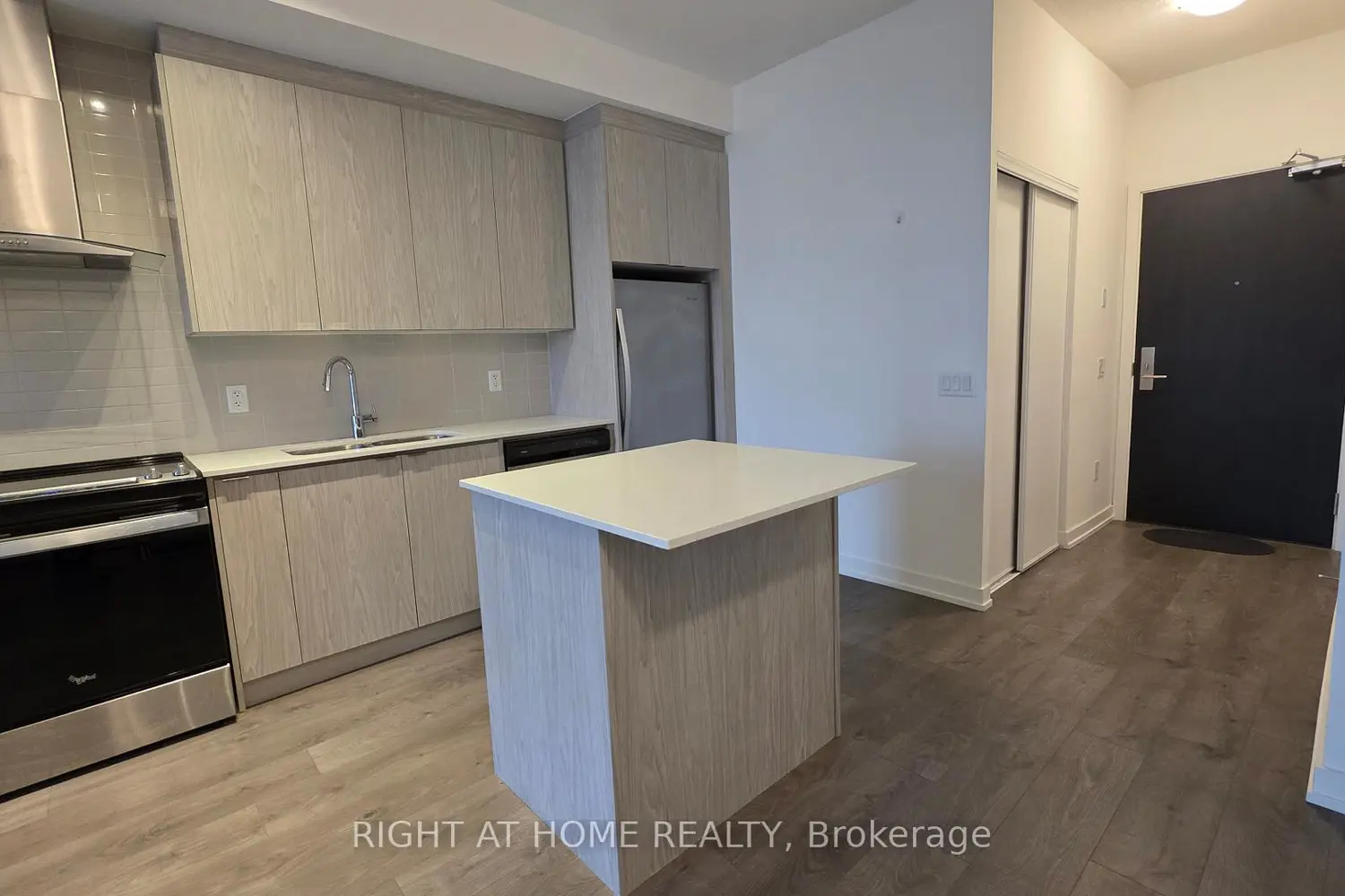 55 Duke Street 412 photo 4