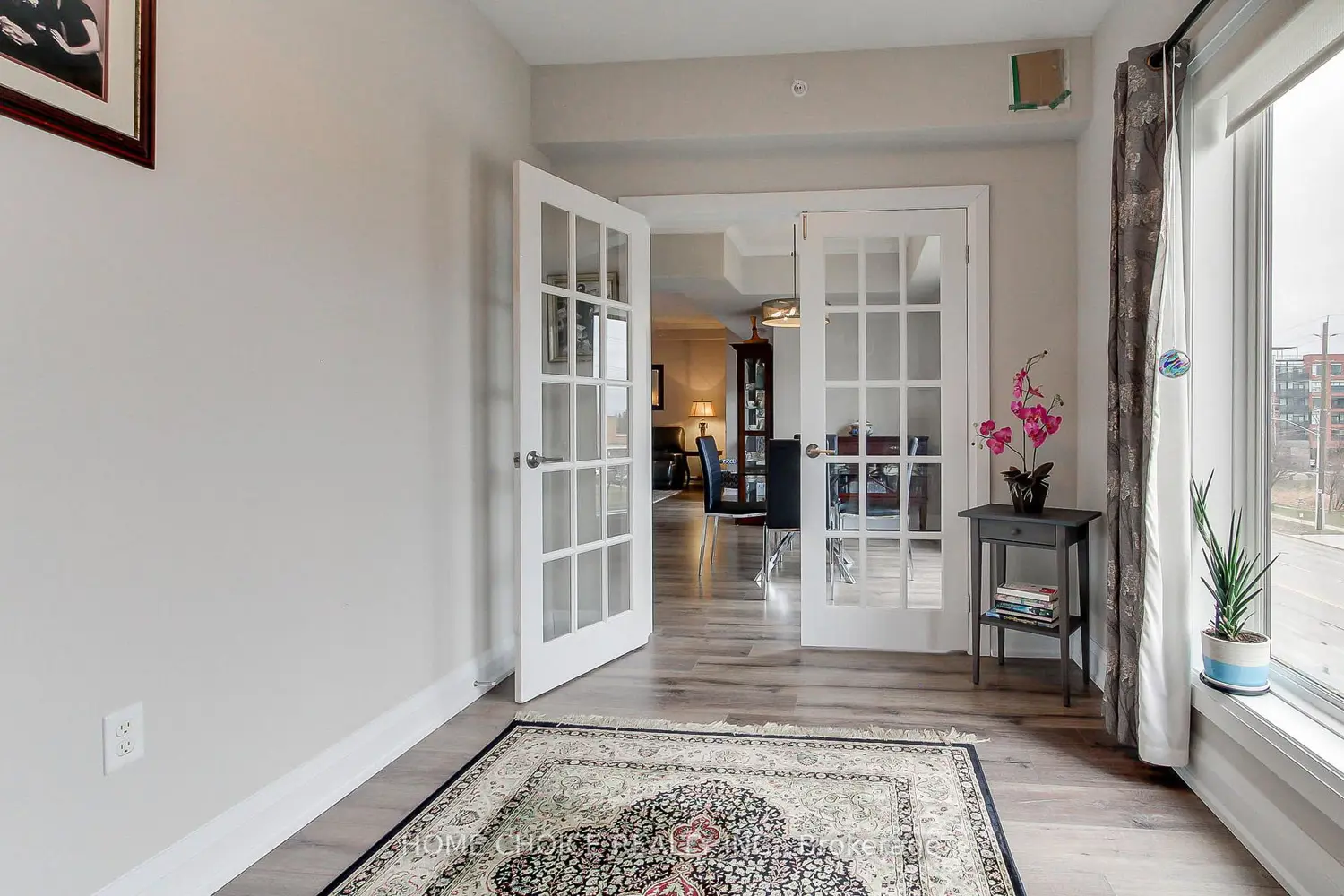 Additional image 9 of 720 Yonge Street 301