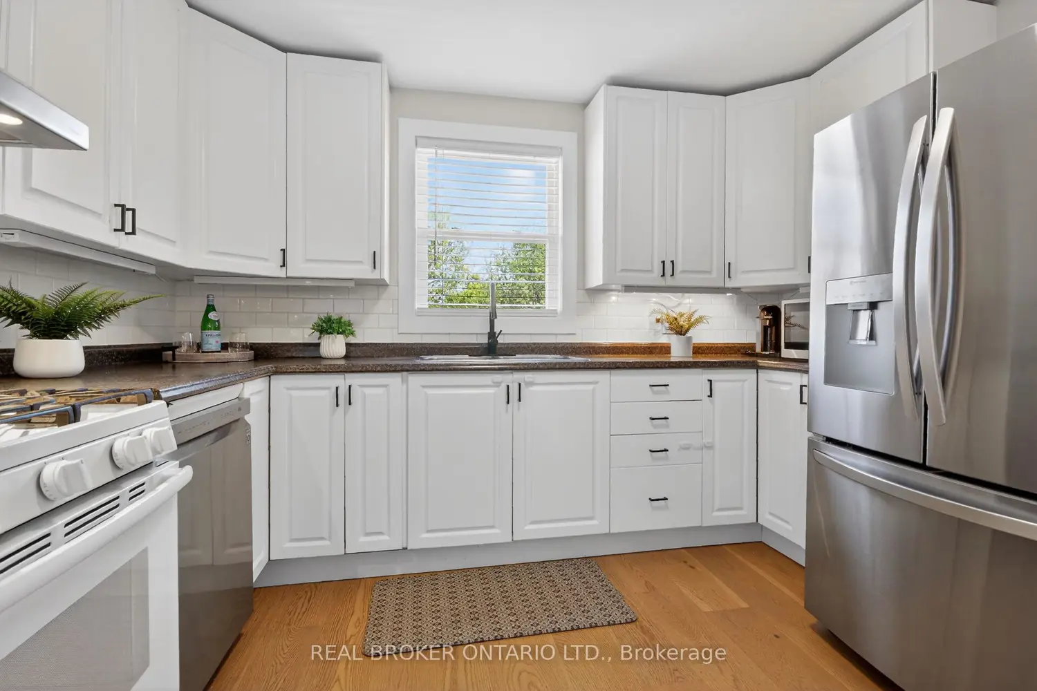 5626 Owen Street photo 3