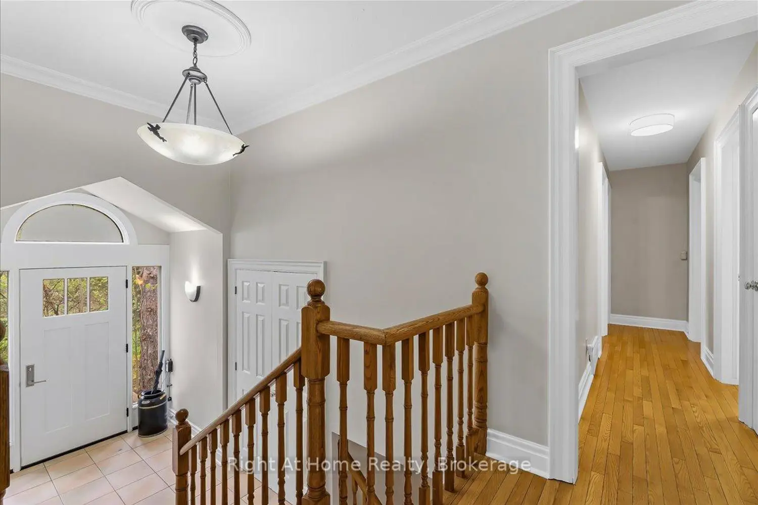 1252 Britannia Road photo 3