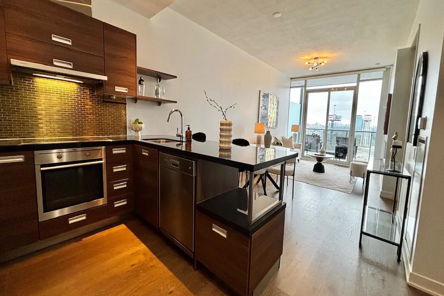 90 Park Lawn Road 809