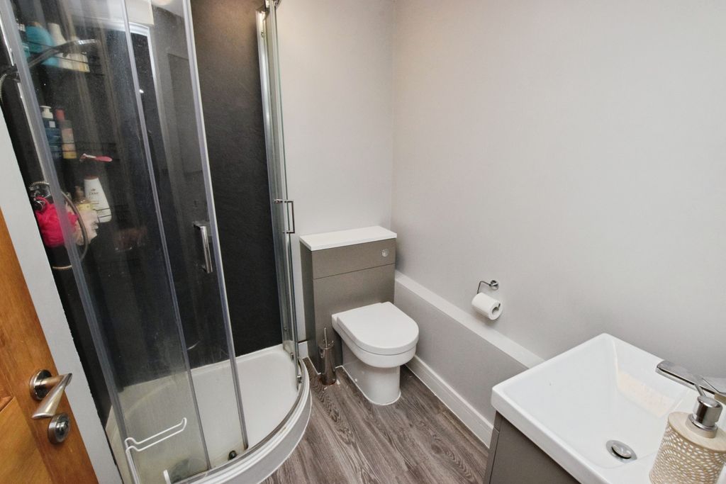 Additional image 9 of 5 bed flat for saleMincinglake Road, Stoke Hill, Exeter, Devon EX4