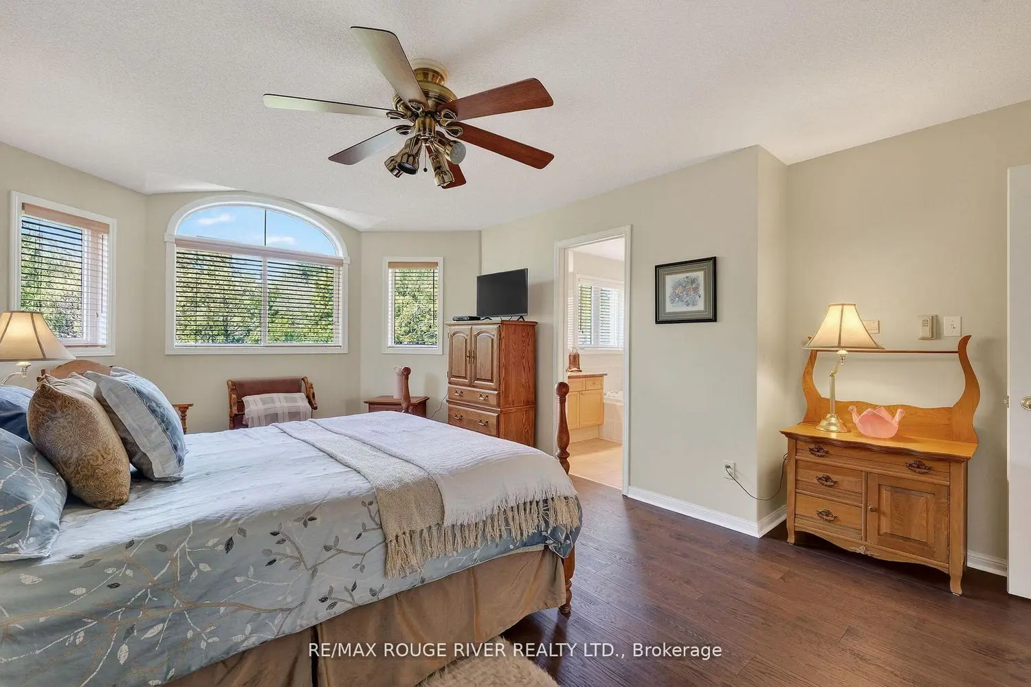 Additional image 8 of 461 Summerpark Crescent