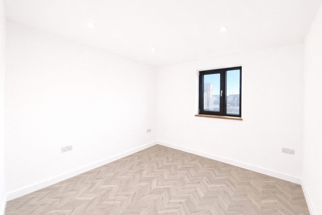 Additional image 5 of 2 bed flat for saleBridge Road, Great Yarmouth NR30
