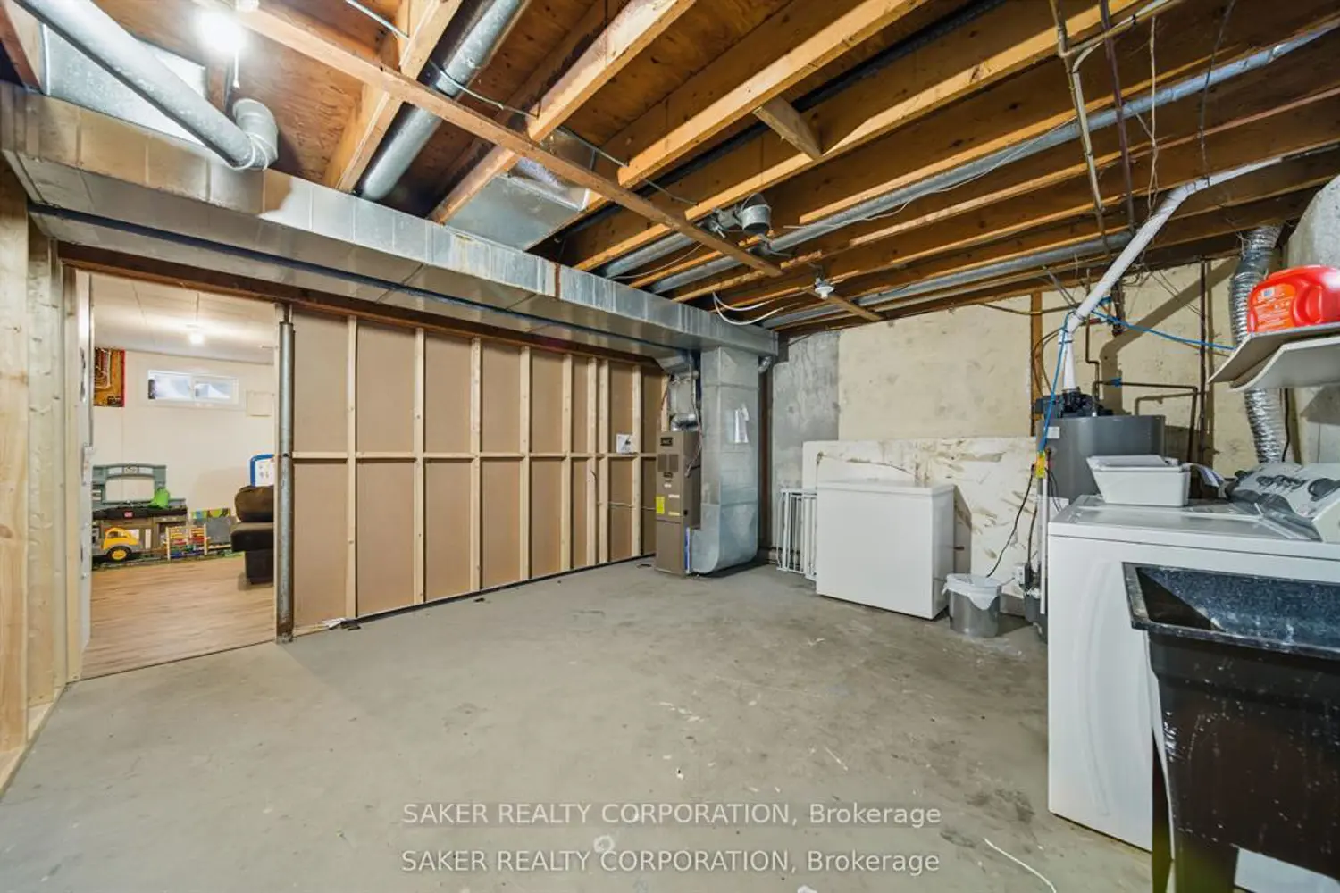 Additional image 13 of 141 Simcoe Street
