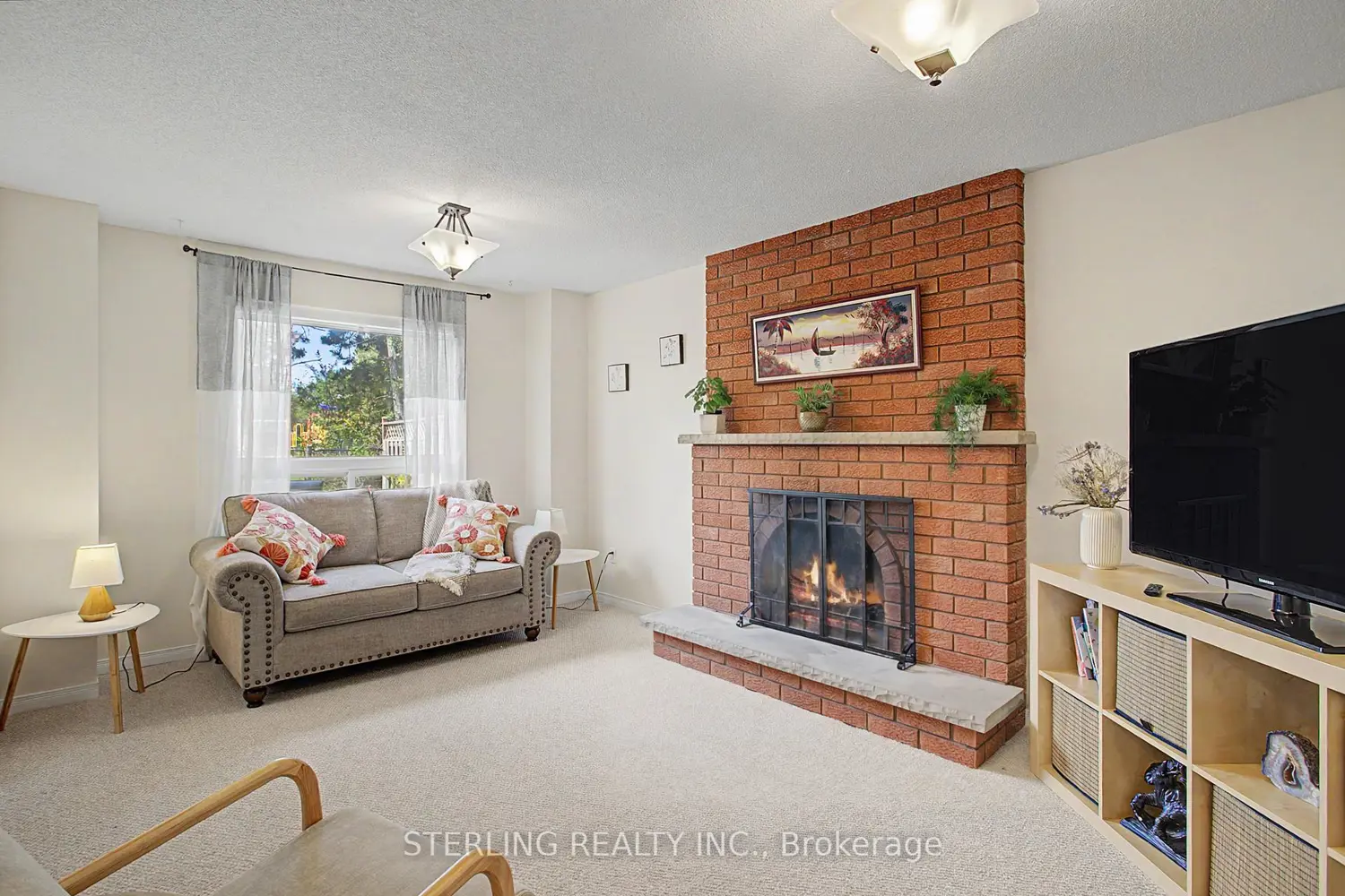 72 Sunforest Drive photo 5