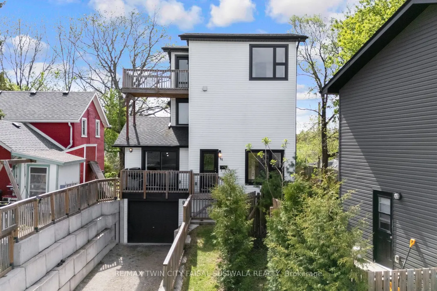 11 Eagle Hill