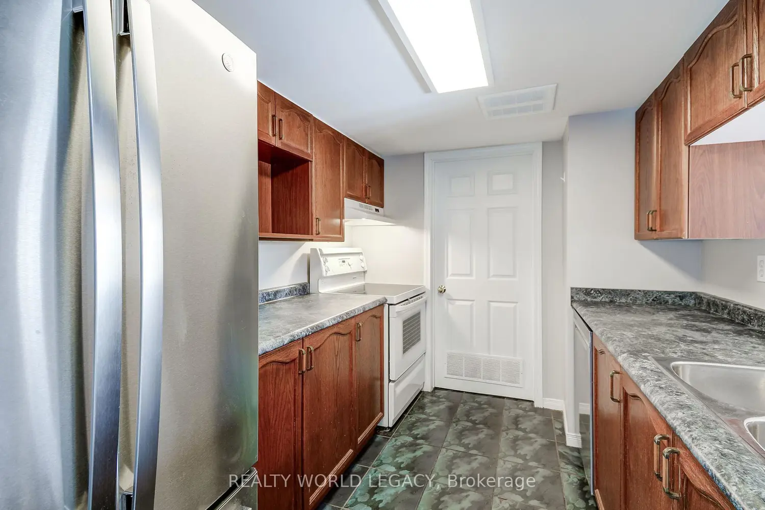 216 Plains Road 306E photo 3