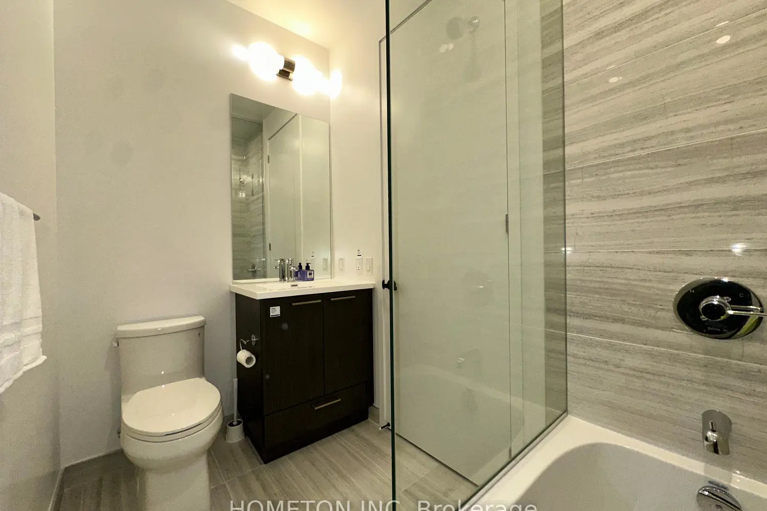 195 Commerce Street 2110 photo 5
