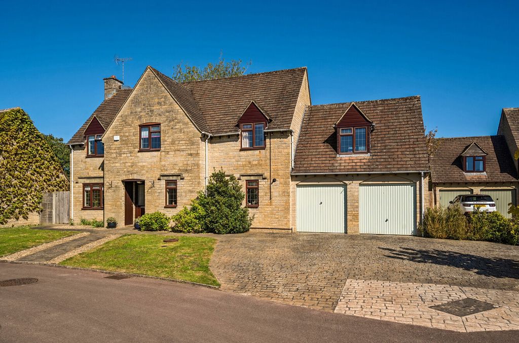 Additional image 22 of 5 bed detached house for saleKeble Lawns, Fairford, Gloucestershire GL7