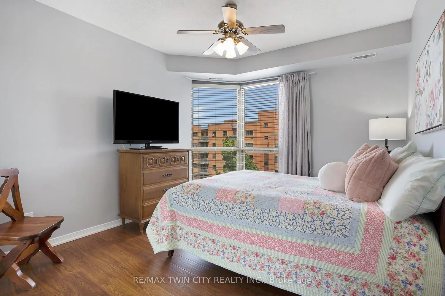 3267 King Street 505 photo 4