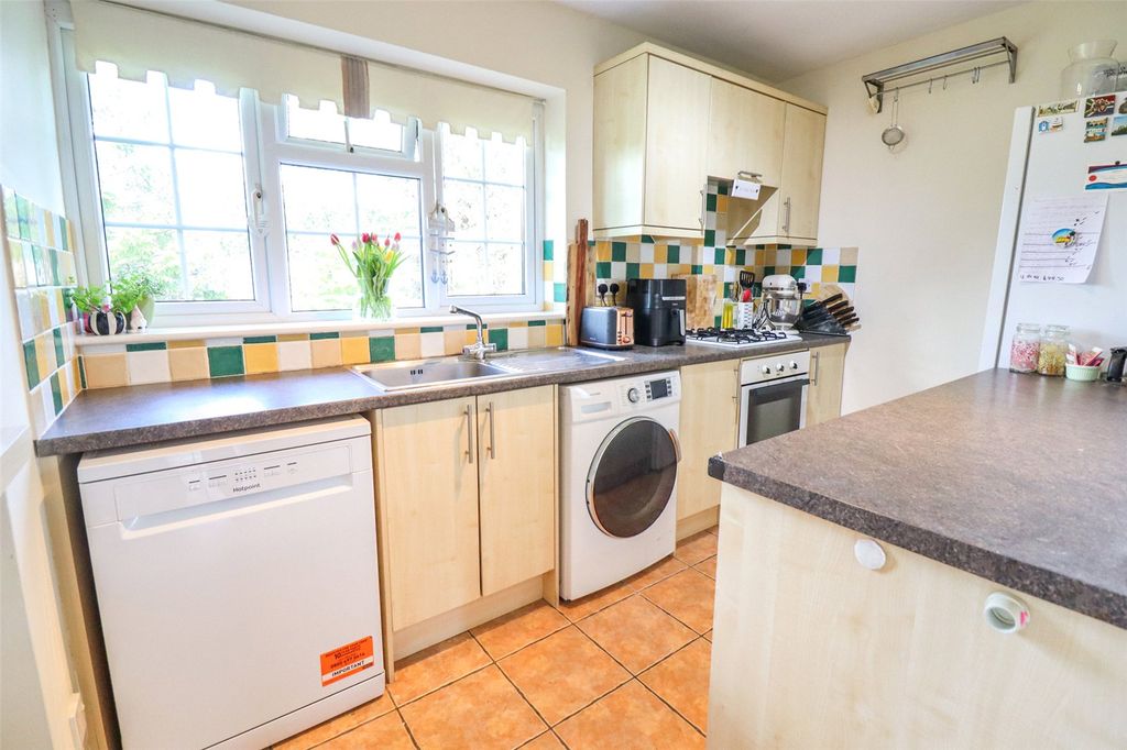 Additional image 4 of 2 bed maisonette for saleHeathfield Court, Fleet, Hampshire GU51
