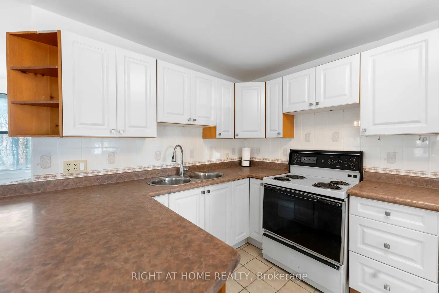 260 Beach Road photo 4