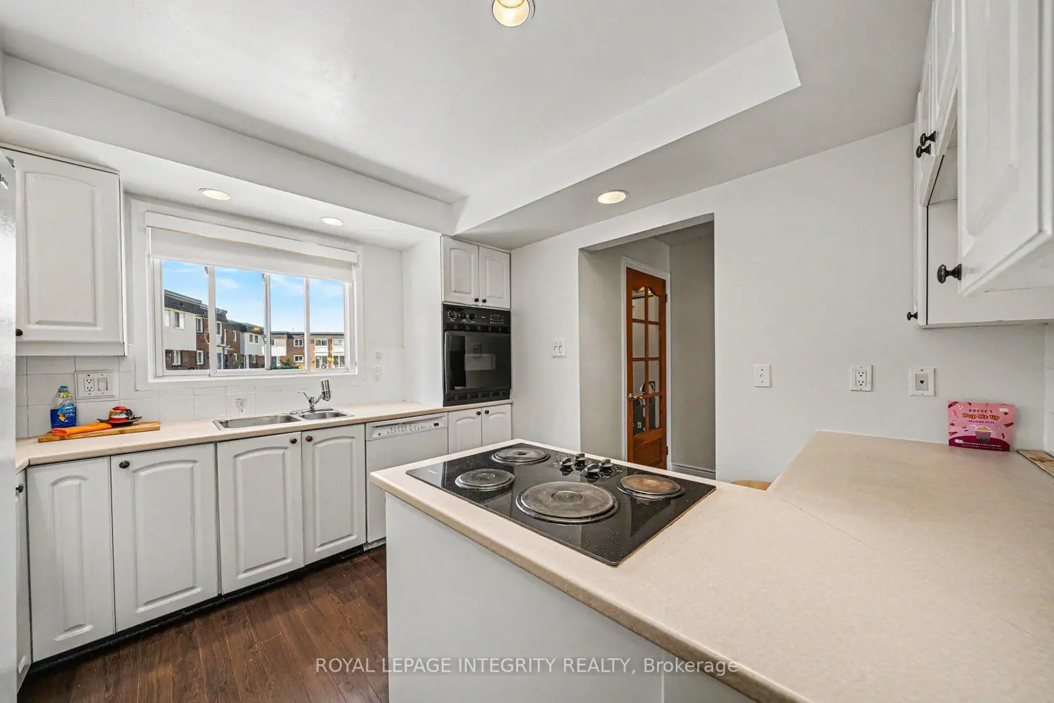 1821 Walkley Road 27 photo 5