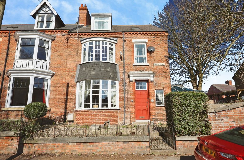 6 bed end terrace house for saleThe Villas, Ferryhill DL17