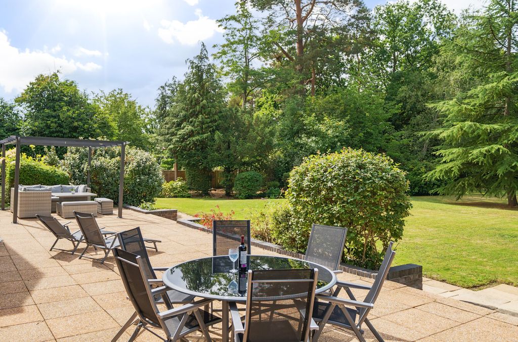 Additional image 4 of 6 bed detached house for saleGables Road, Church Crookham, Fleet, Hampshire GU52