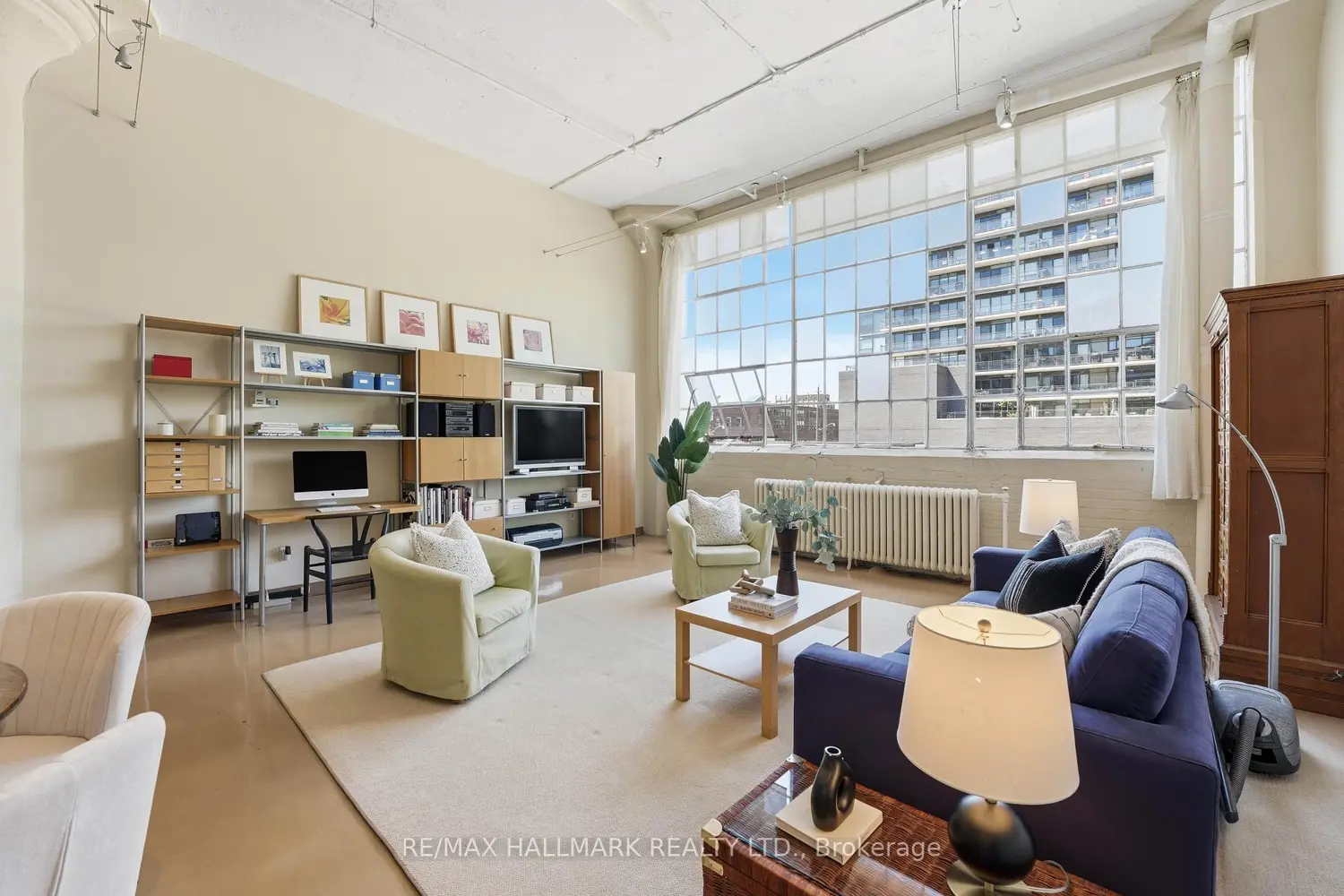 245 Carlaw Avenue 203