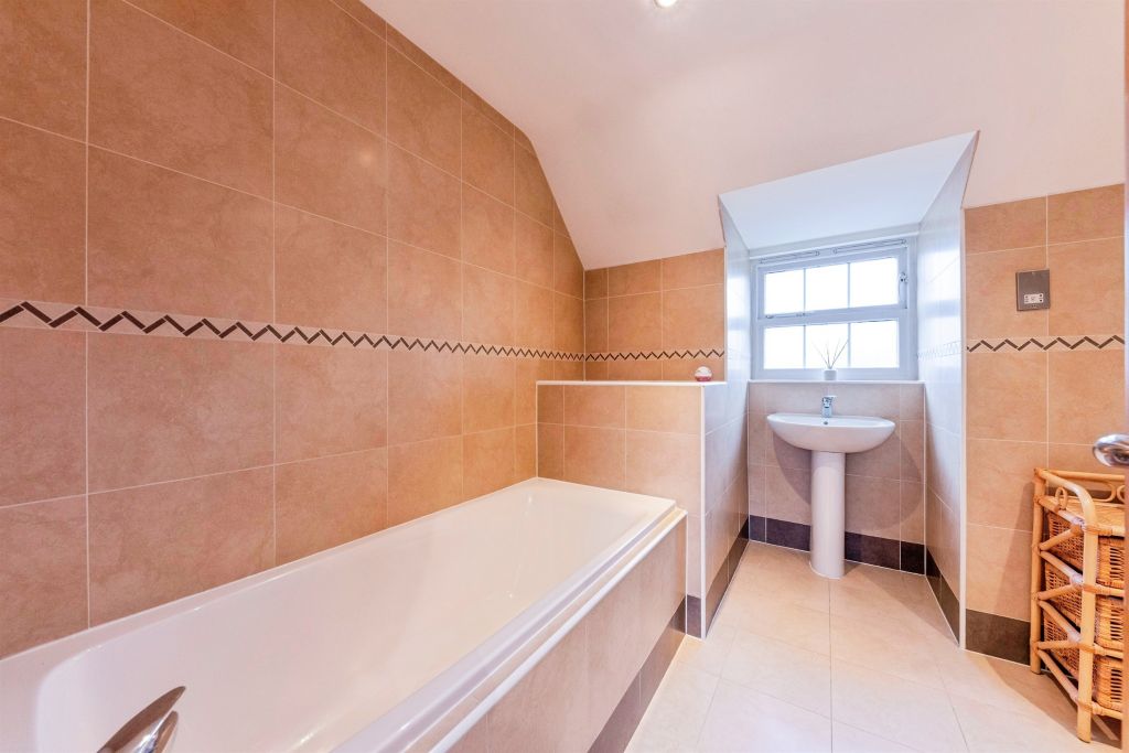 Additional image 19 of 5 bed detached house for saleKings Gardens, Gonerby Hill Foot, Grantham NG31