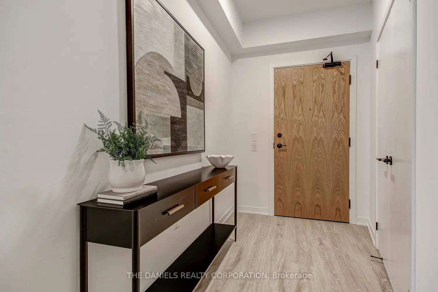 2495 Eglinton Avenue 517 photo 4