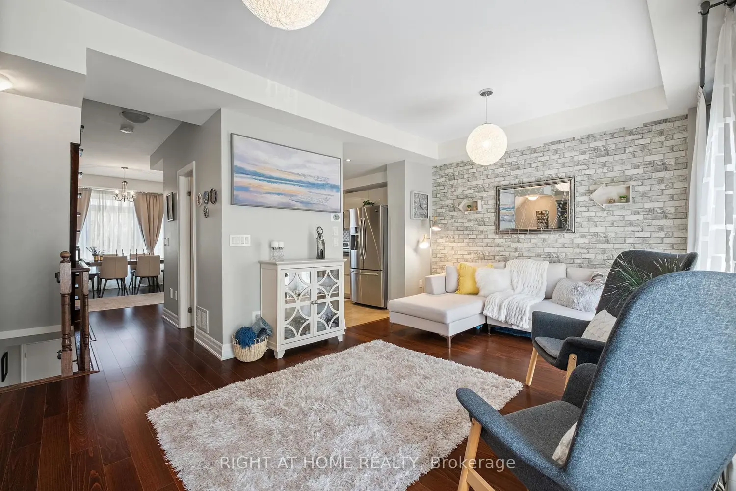 873 New Westminster Drive photo 4