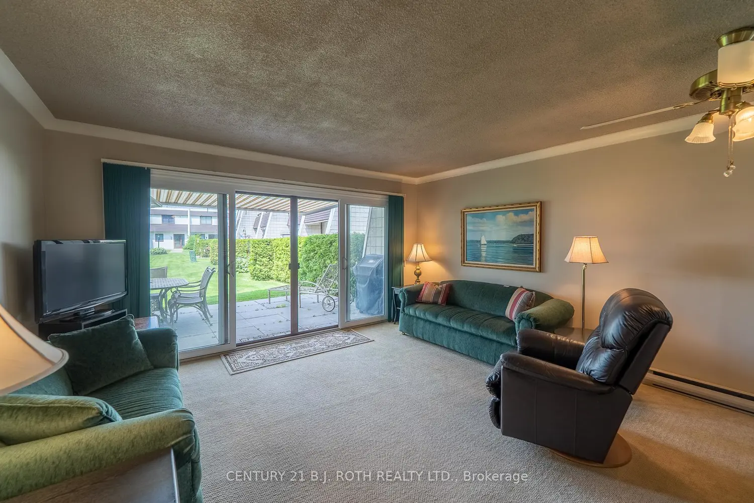 1 Paradise Boulevard 26 photo 5