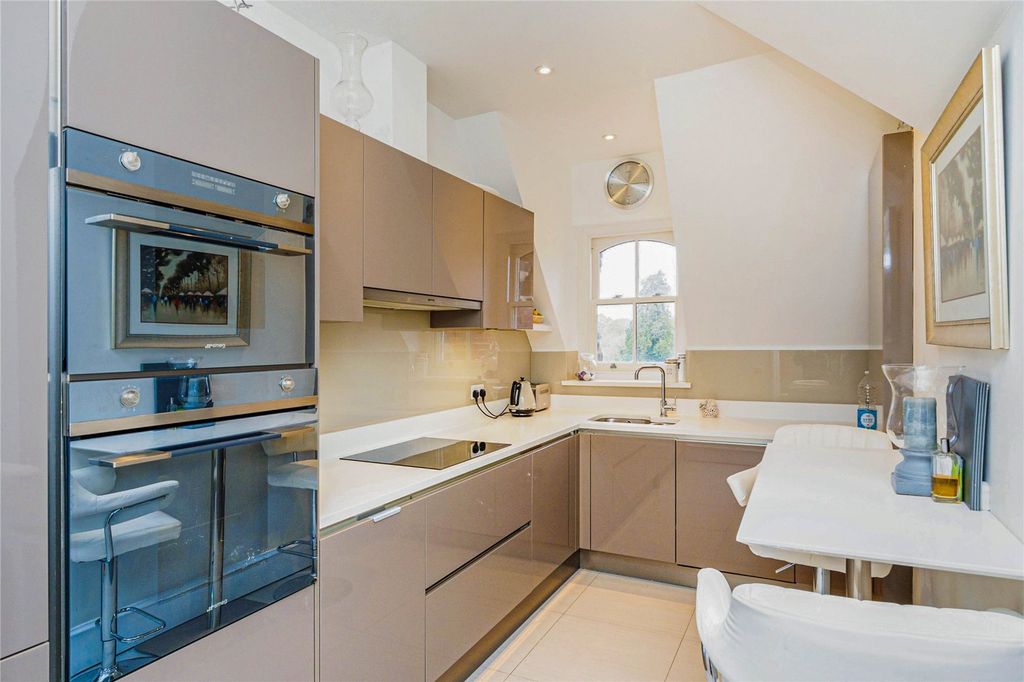 Additional image 6 of 2 bed flat for saleHastings Road, Hawkhurst, Cranbrook, Kent TN18