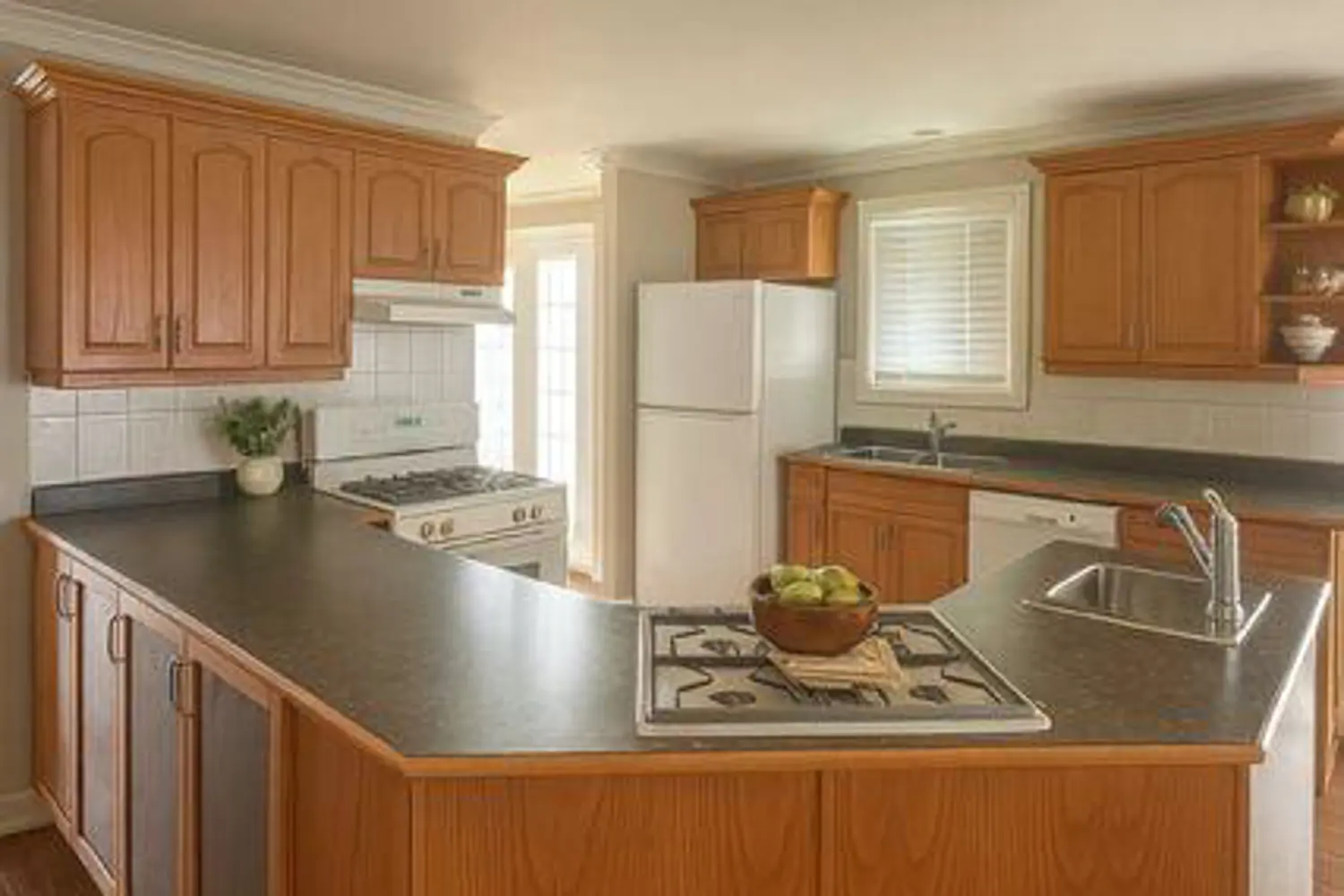 680 Trailview Drive photo 3