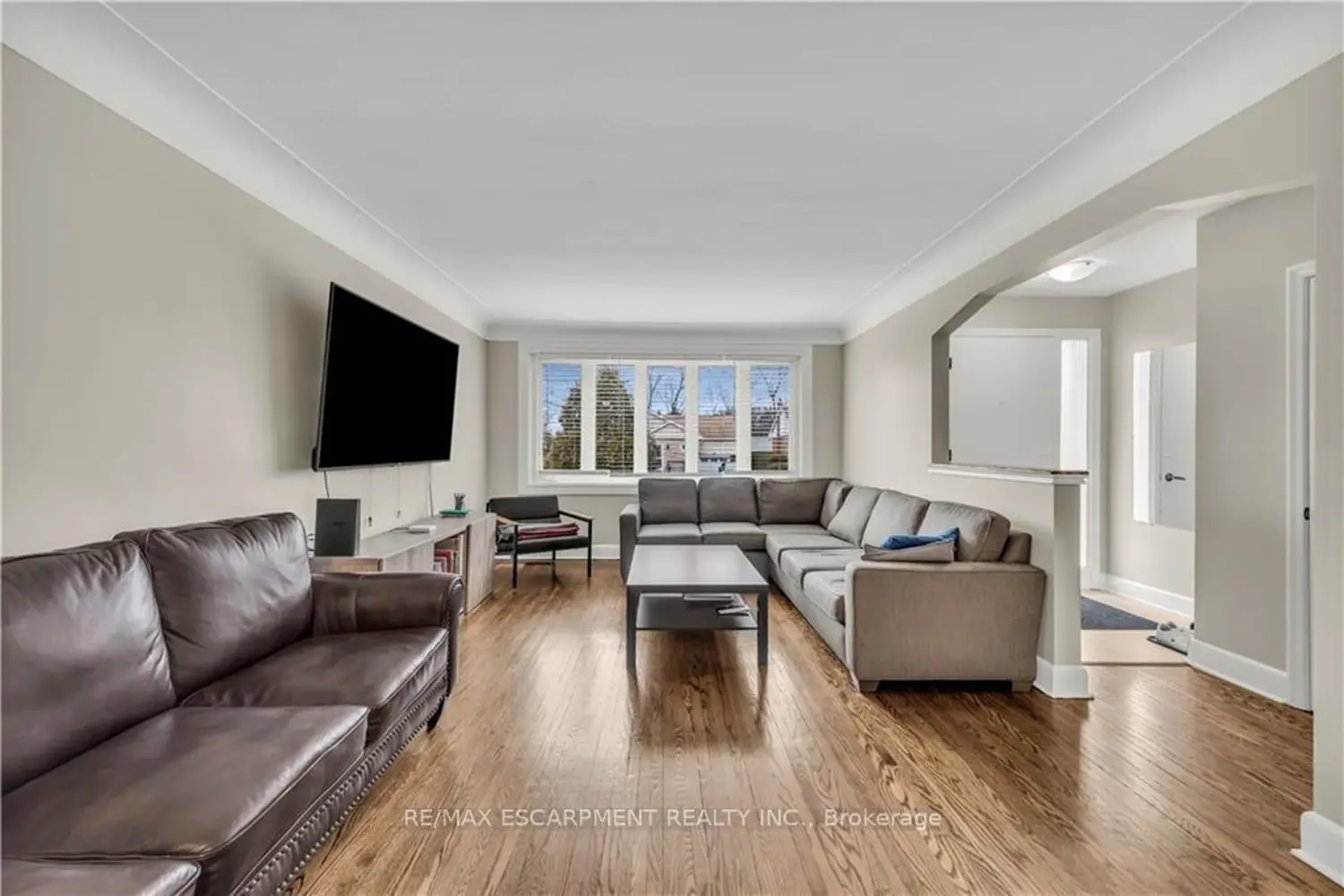 39 Bland Avenue photo 5