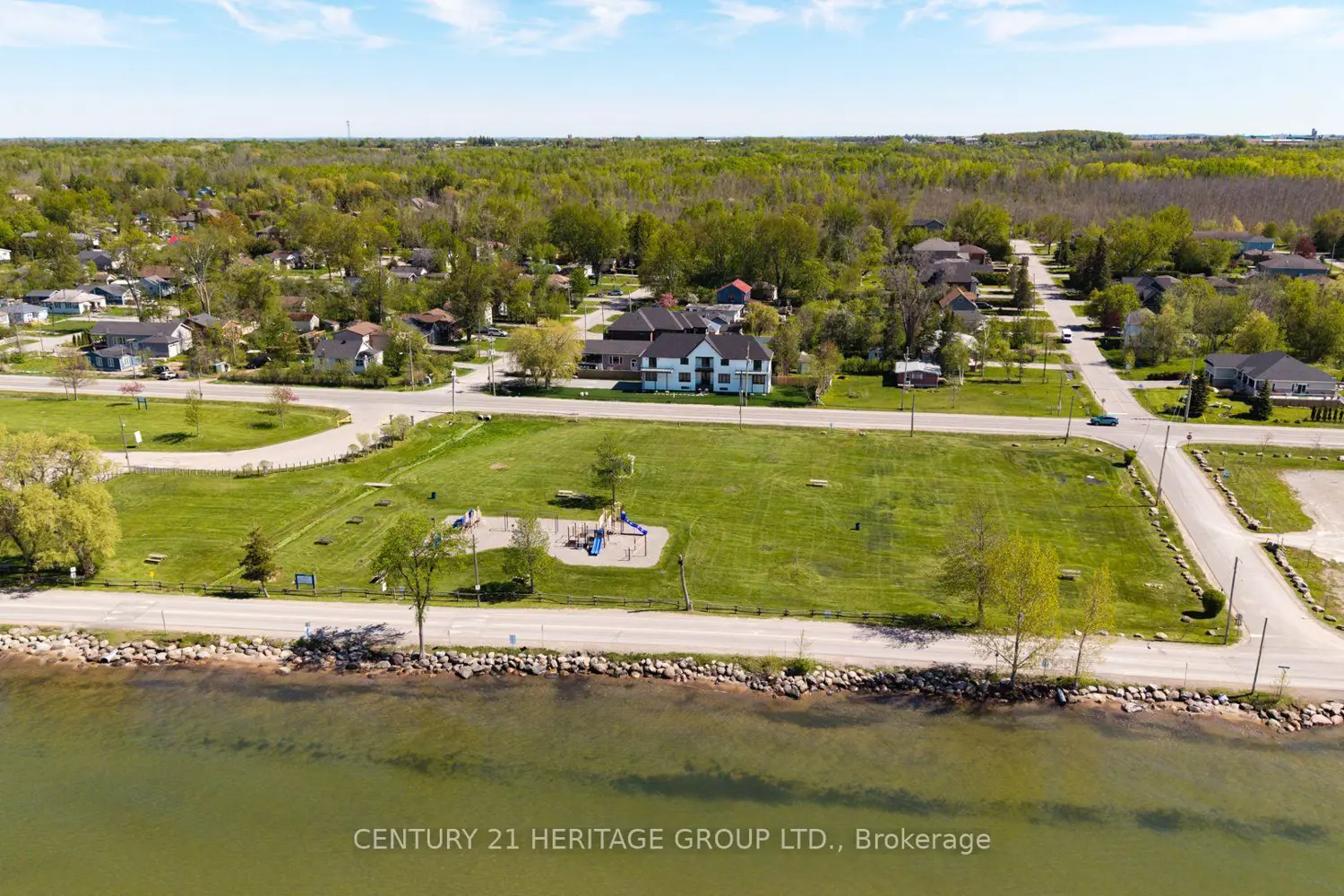 802 Willowview Road photo 3
