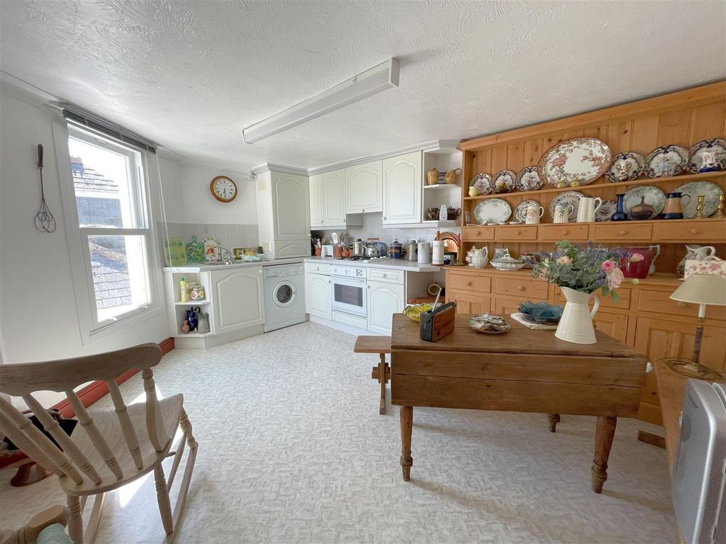 Additional image 2 of 1 bed flat for saleTower Park, Fowey PL23