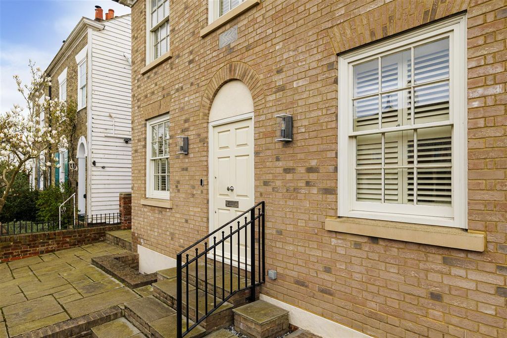 Additional image 22 of 5 bed detached house for saleClark House, South Road, Faversham ME13